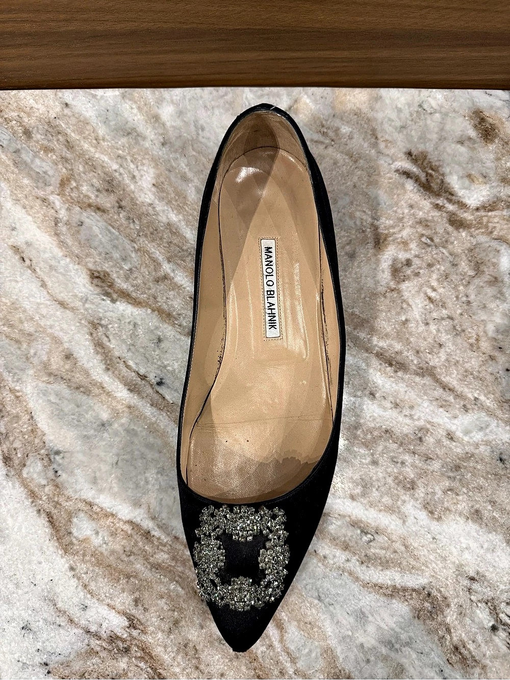 MANOLO BLAHNIK Hangisi Satin Flat Black Pointed-Toe Flats